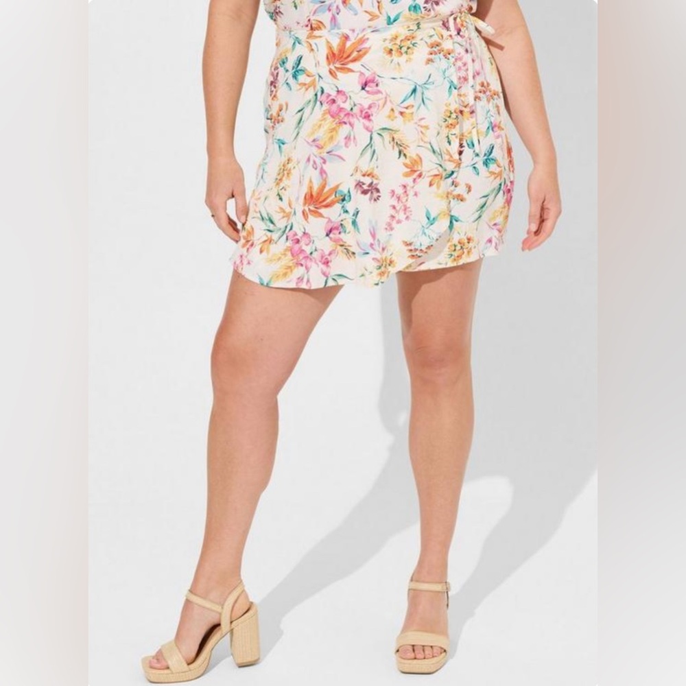 NWT Torrid Textured Heather Wrap Skort Size 4X Multicolor